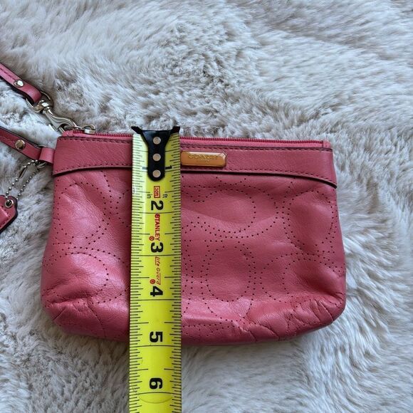 Coach F47330‎ Perforated pink Leather Wristlet wallet purse clutch - Picture 12 of 14